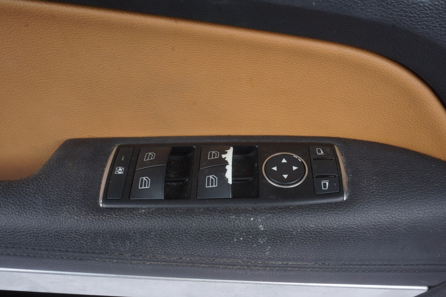 11-13 Mercedes W207 E350 E550 Convertible Front Left Side Interior Door Panel