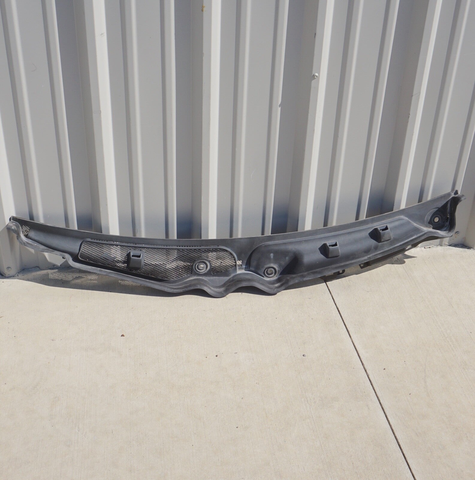 2010-2014 Mercedes W207 E550 Coupe Front Windshield Wiper Cowl Panel Washer OEM