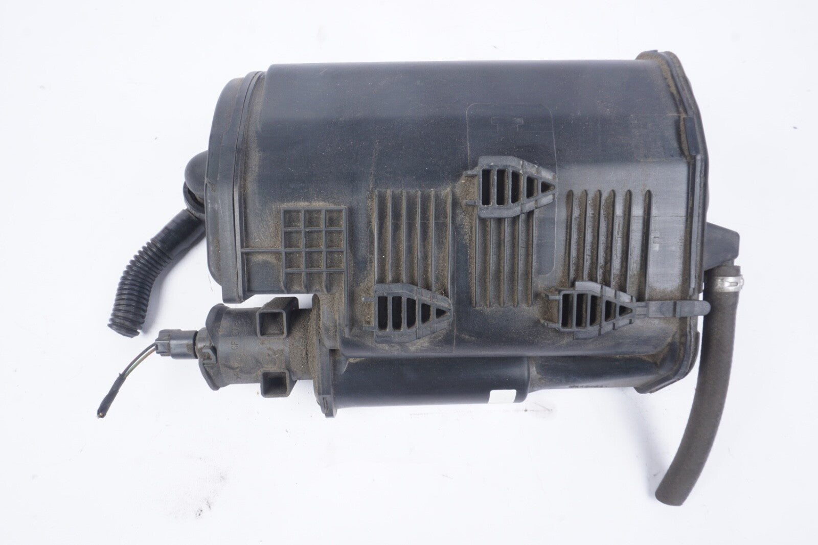 2010 - 2016 Mercedes Benz E Class C207 E350 Fuel Vapor Evaporator Cainster Pzev