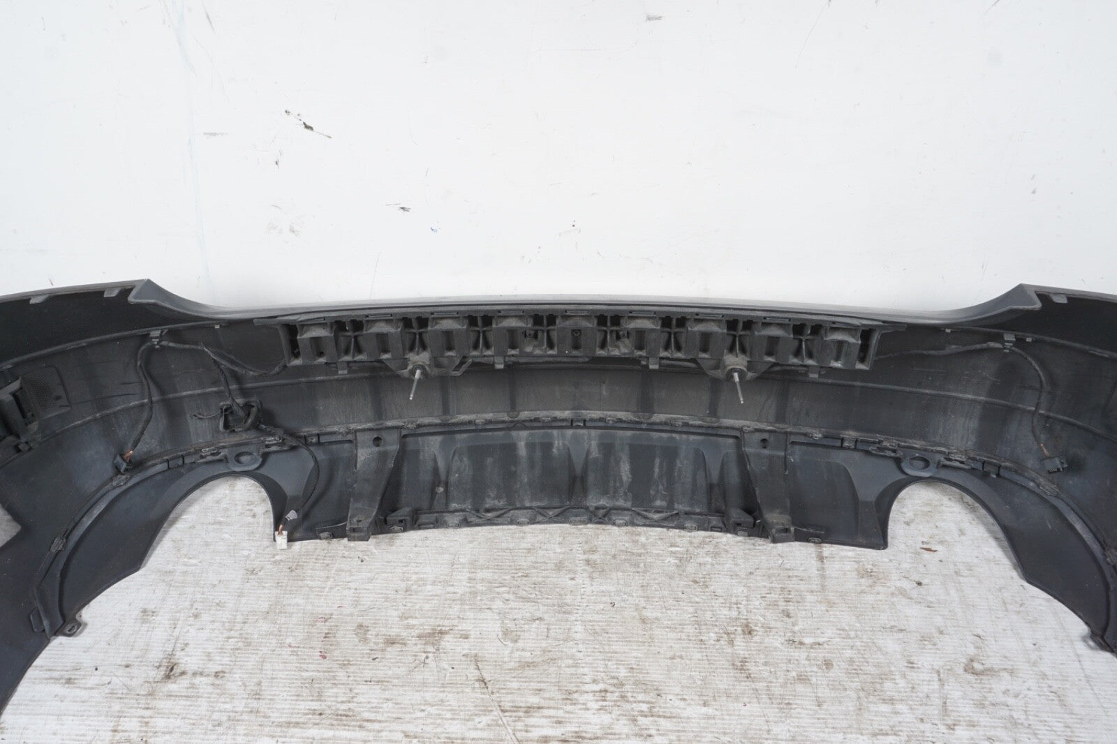 2009 2010 2011 2012 2013 MERCEDES E 350 CONVERTIBLE  COUPE REAR BUMPER COVER OEM