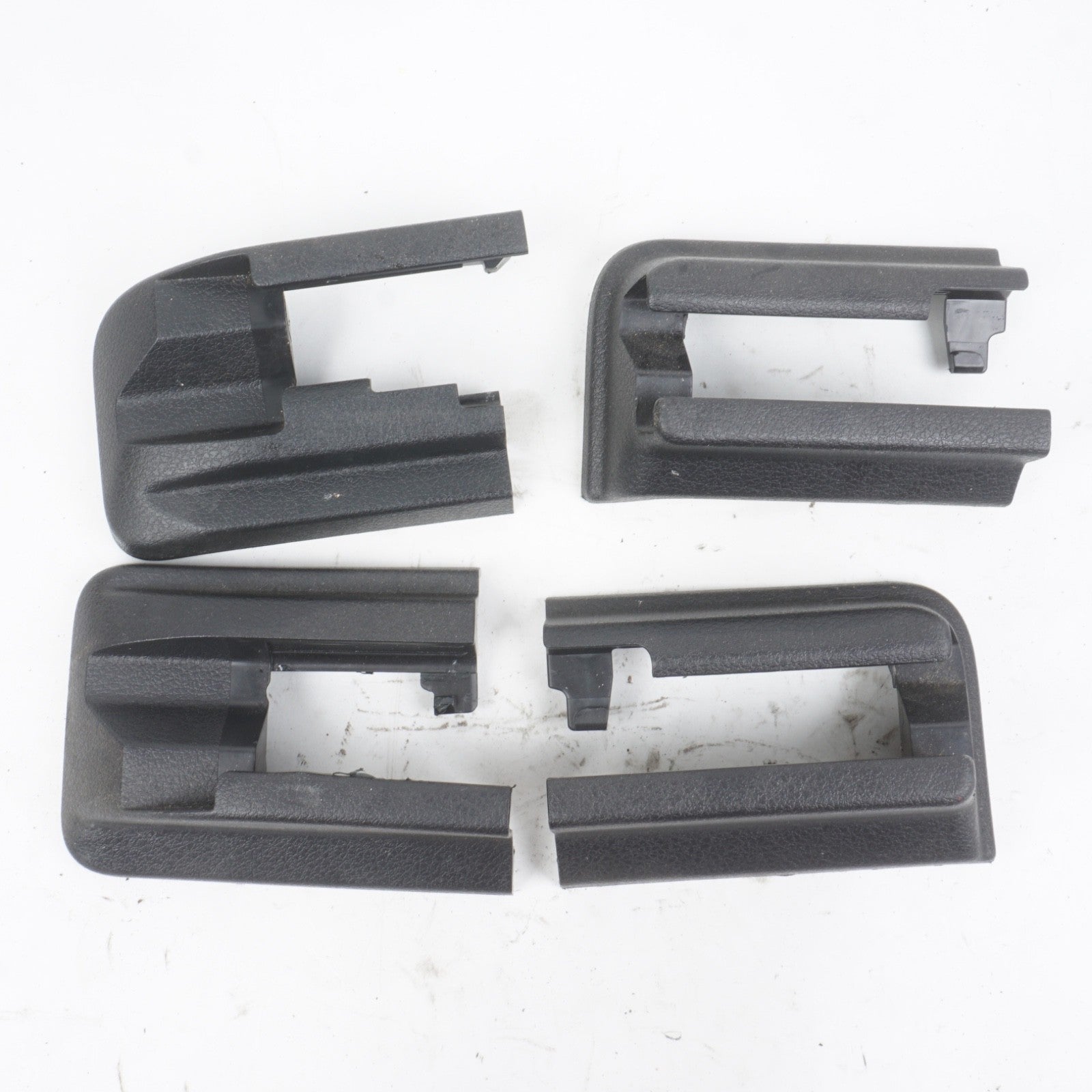 2022 - 2024 MERCEDES EQB350 EQB300 FRONT LEFT SEAT TRACK END COVER TRIM
