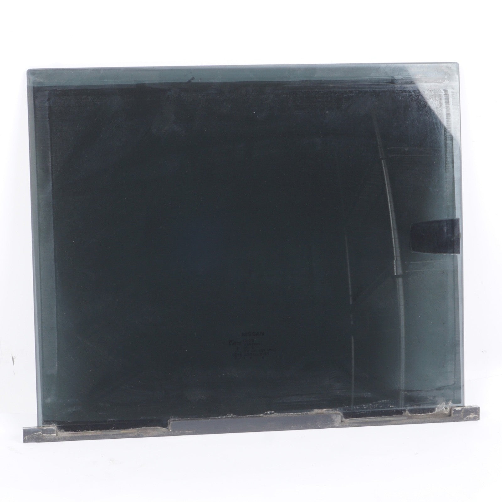 2016-2023 Nissan Titan XD Rear Back Center Window Glass Tempered OEM