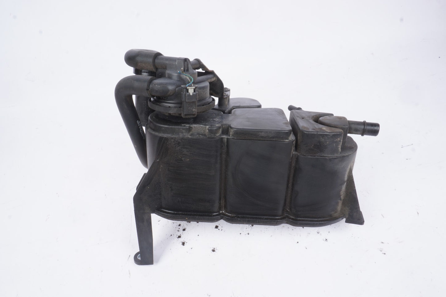 2011 - 2019 Audi A8 S8 Q7 Charcoal Filter With Leak Detection Pump OEM
