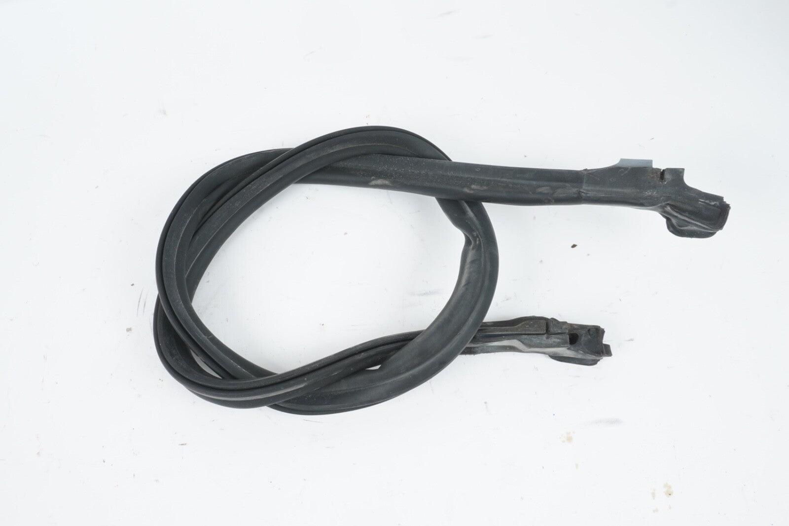 03-08 BMW Z4 E85 E86 Front Under Hood Bonnet Rubber Seal Gasket 7016192 OEM