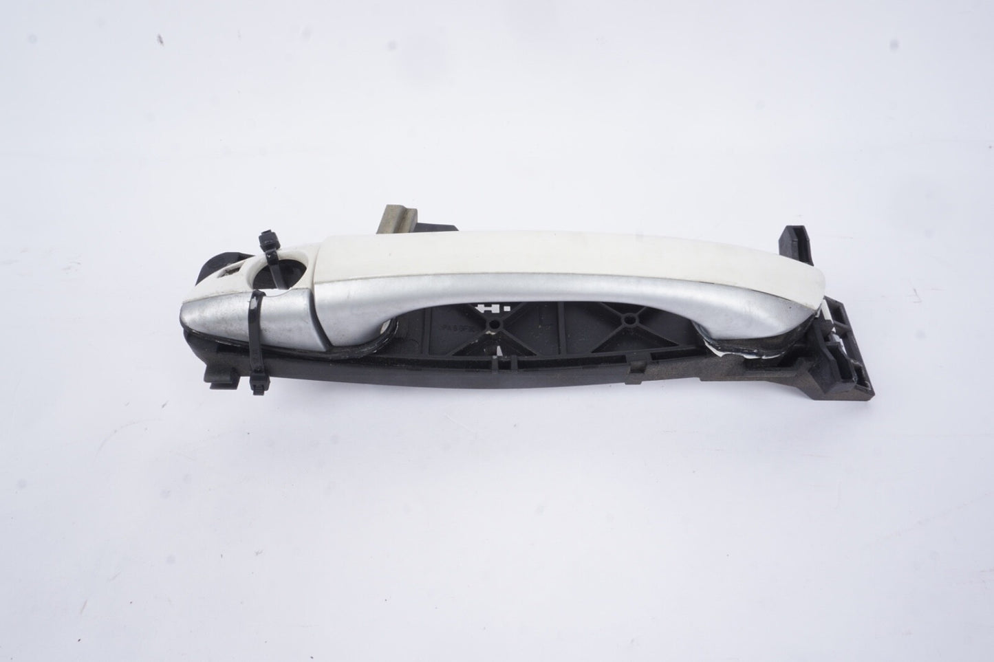 03-06 Mercedes R230 SL500 SL55 Exterior Door Handle Left Driver Side White OEM