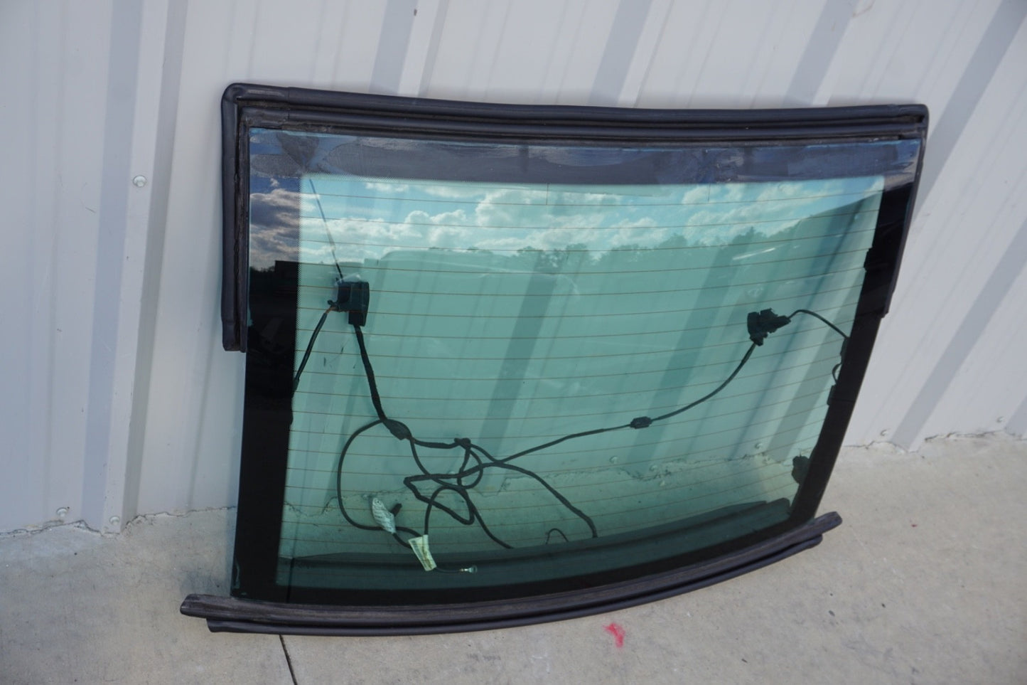2003 - 2012 Mercedes R230 SL600 SL55 AMG Rear Back Windshield Glass Assembly