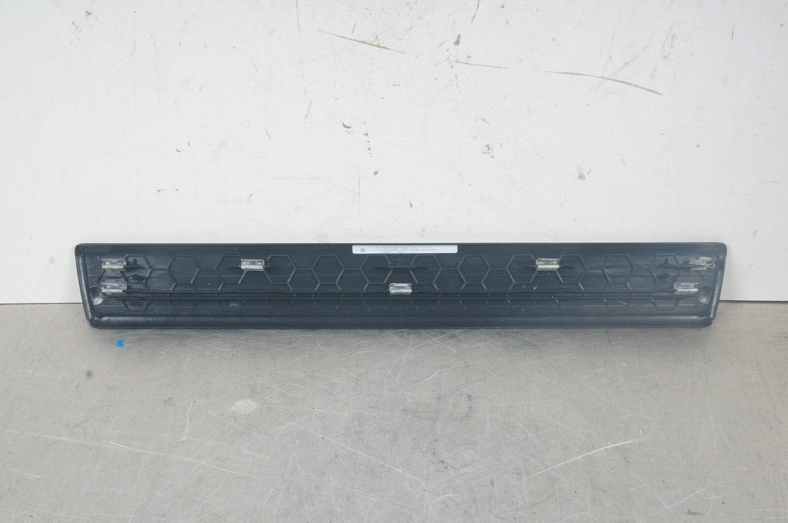 13-20 Mercedes SL400 SL450 SL550 Front RH or LH Door Inner Scuff Plate Black