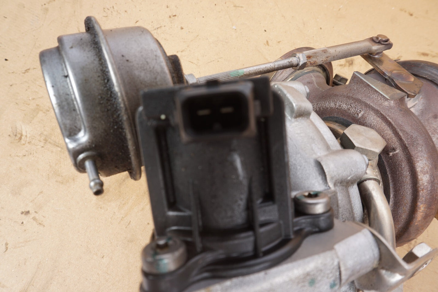 2012 - 2016 BMW 650i 550i 750i 4.4l Right Passenger Side Turbocharger OEM