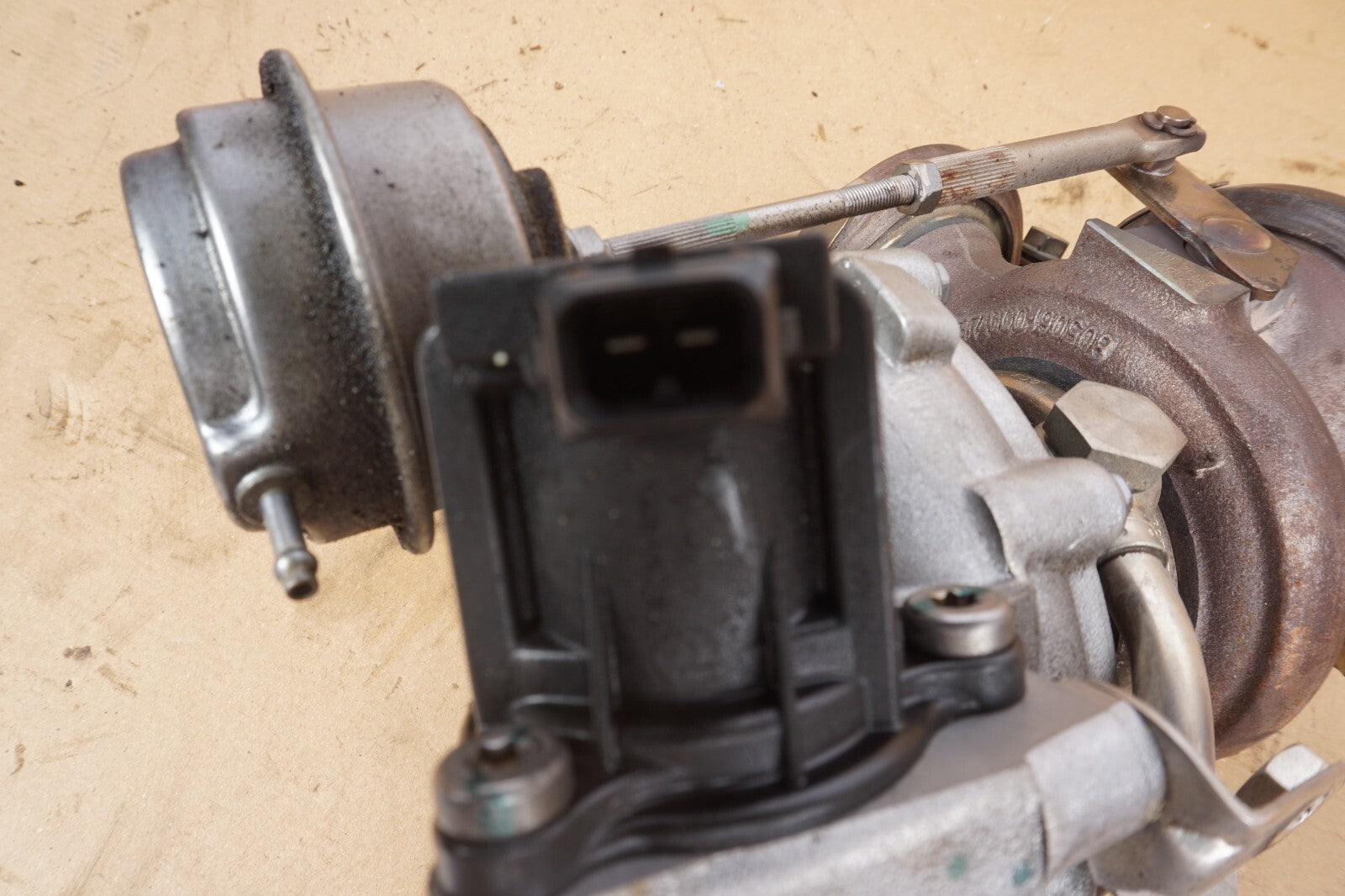 2012 - 2016 BMW 650i 550i 750i 4.4l Right Passenger Side Turbocharger OEM