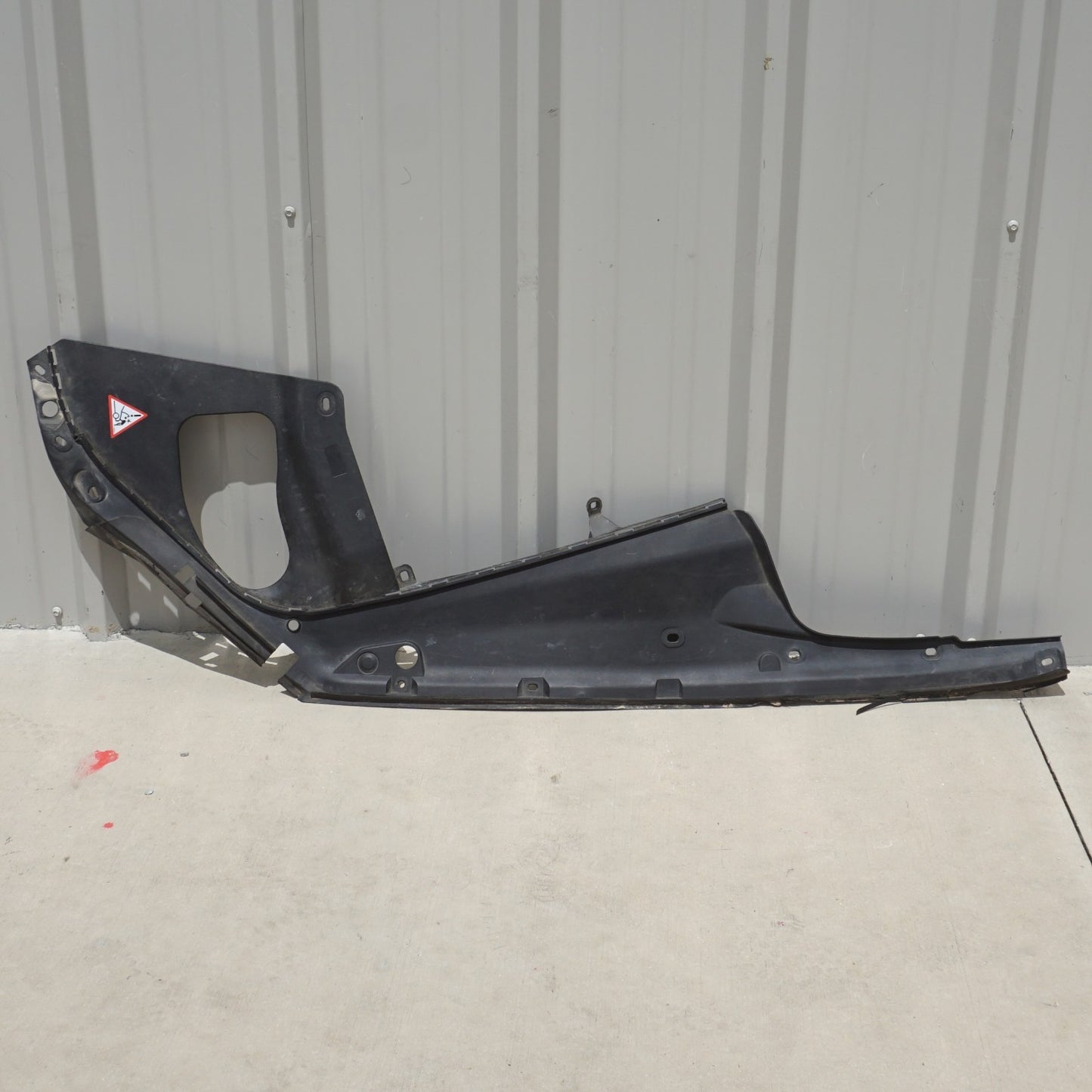 2012 - 2018 BMW 650i HOOD BONNET LEFT DRIVER SIDE SEAL STRIP COVER OEM