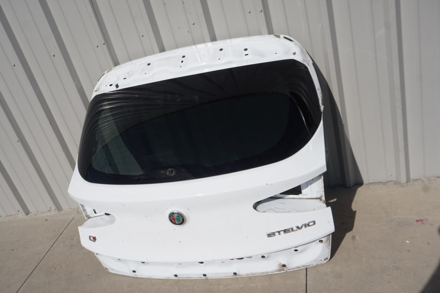 2018 - 2025 ALFA ROMEO STELVIO REAR LIFTGATE TAILGATE SHELL COVER OEM WHITE