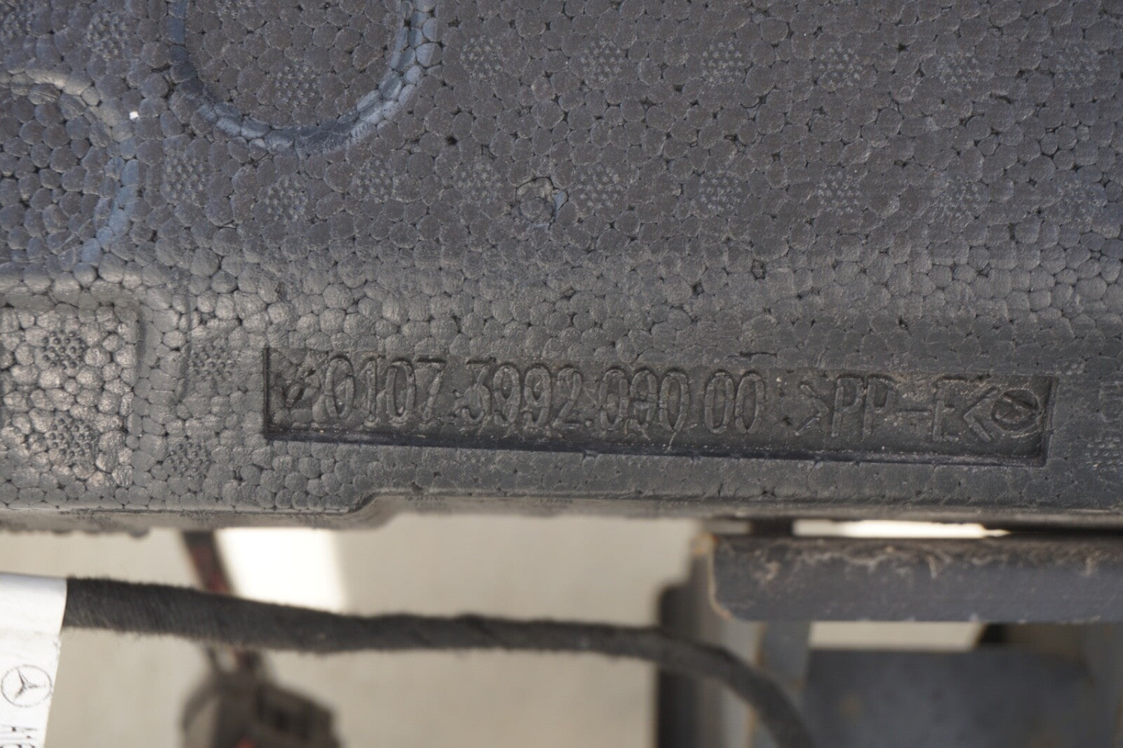 REAR BUMPER TOW TOWING HOOK TRAILER HITCH MERCEDES W164 X164 ML350 GL450 OEM