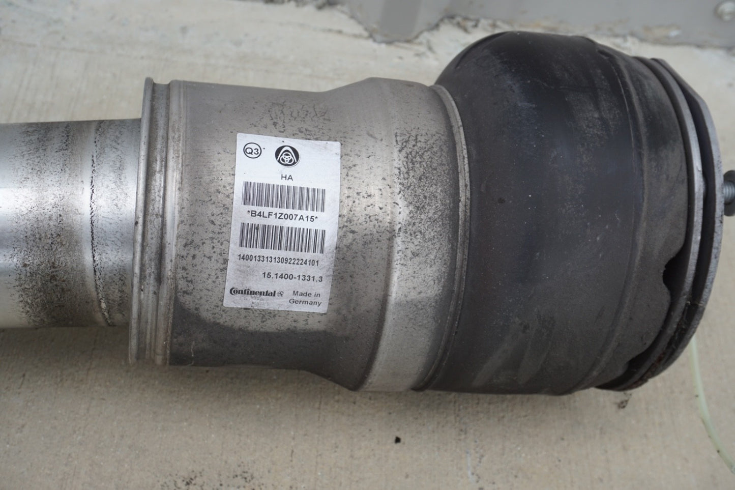 2014 - 2017 MERCEDES-BENZ S550 OEM REAR RIGHT AIR SUSPENSION SHOCK STRUT