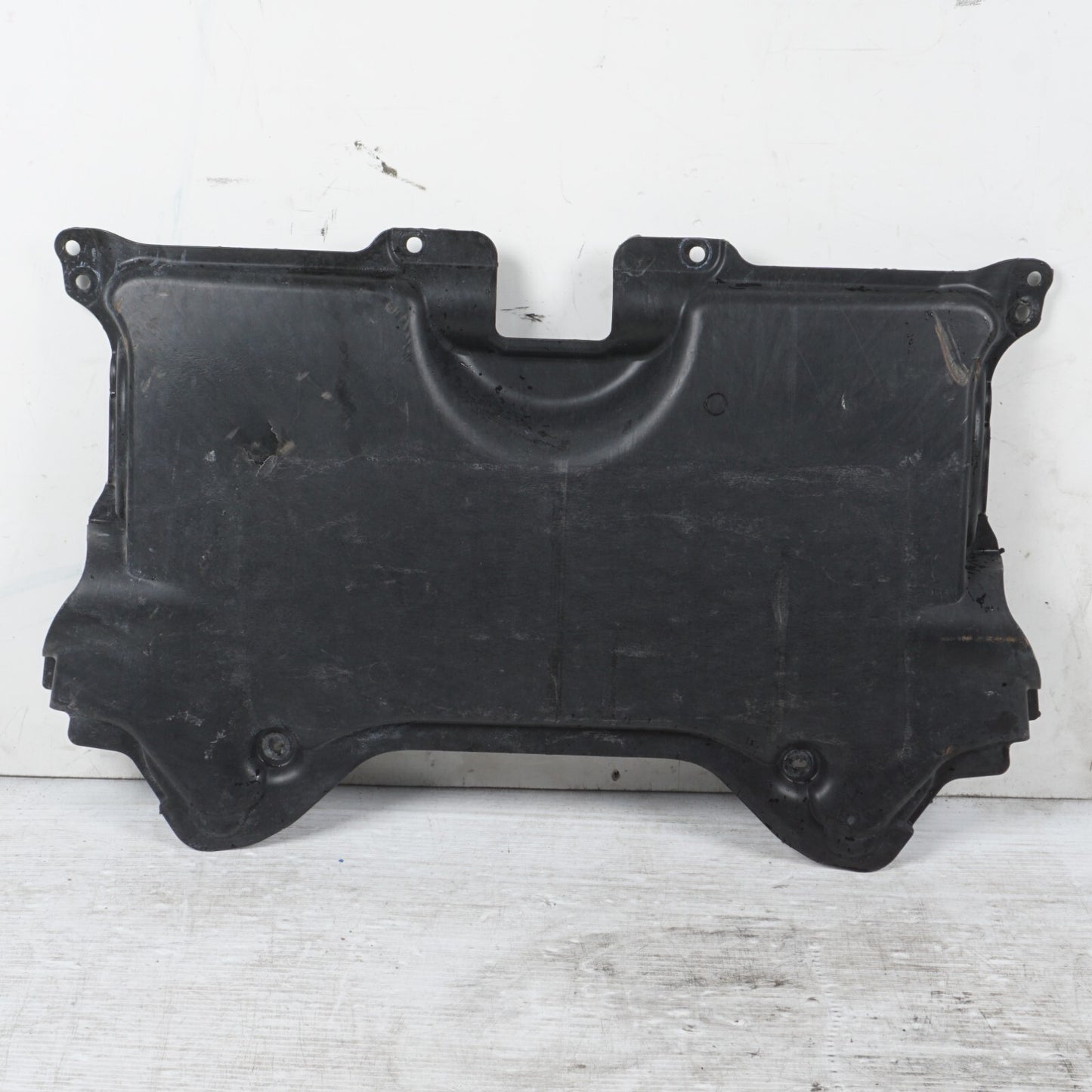 2008 - 2014 MERCEDES C200 C250 C300 C350 Engine Center Middle Lower Splash OEM