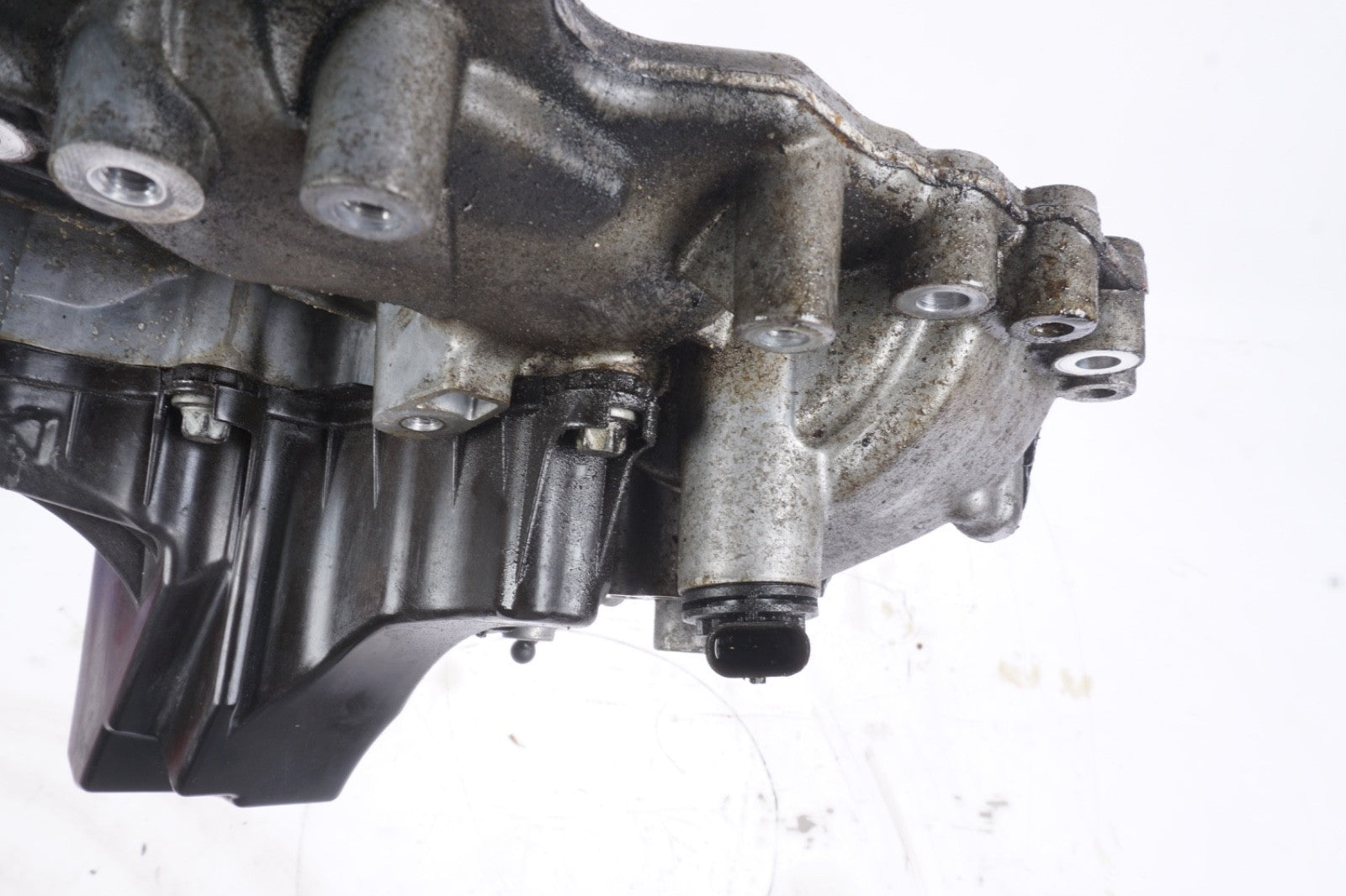 11-20 mercedes w221 s550 cls550 e550 left side engine cylinder head valve cover