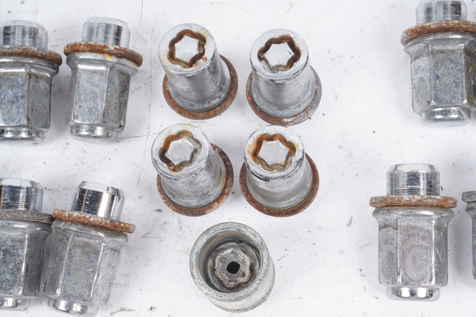 2002-2010 LEXUS SC430 LUG NUT NUTS WITH LOCKING KEY SOCKET SET OEM 02-10