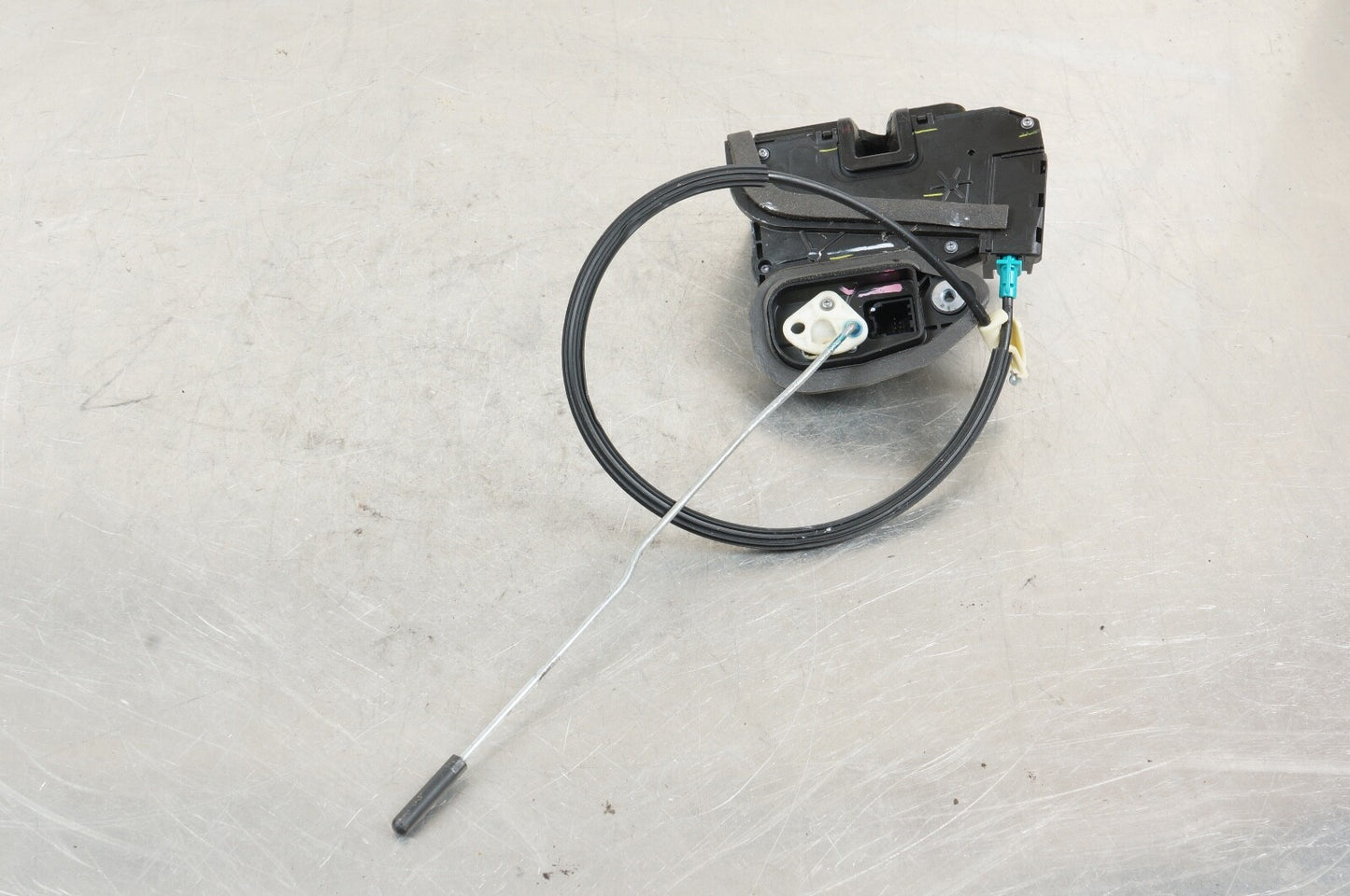 CHEVY GMC FRONT PASSENGER RH DOOR LOCK ACTUATOR OEM P/N 13597551
