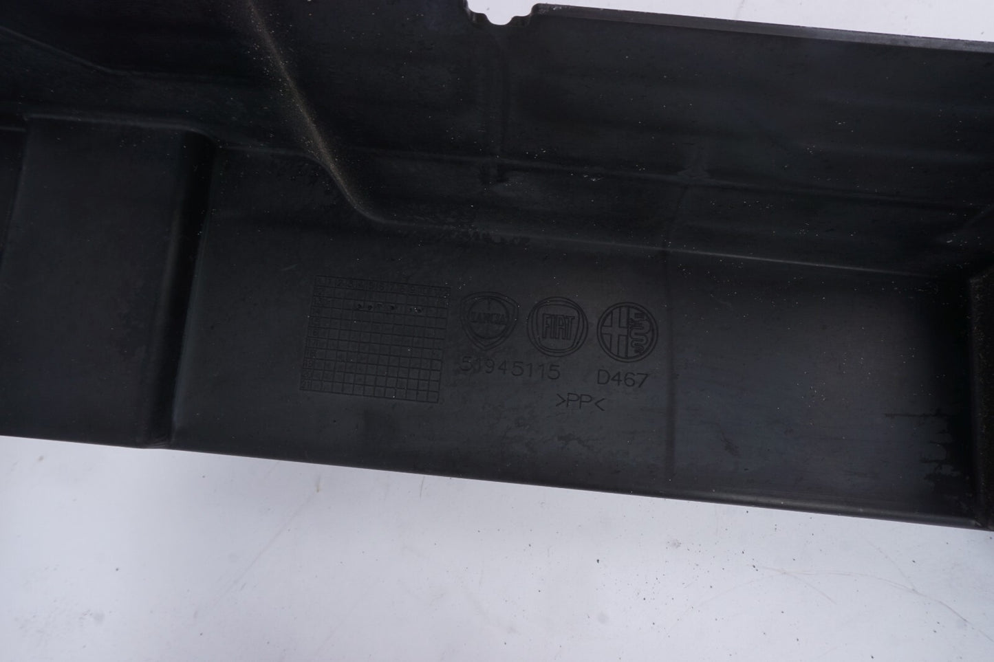 14 - 17 Fiat 500L 1.4l Engine Radiator Support Bracket OEM 36k