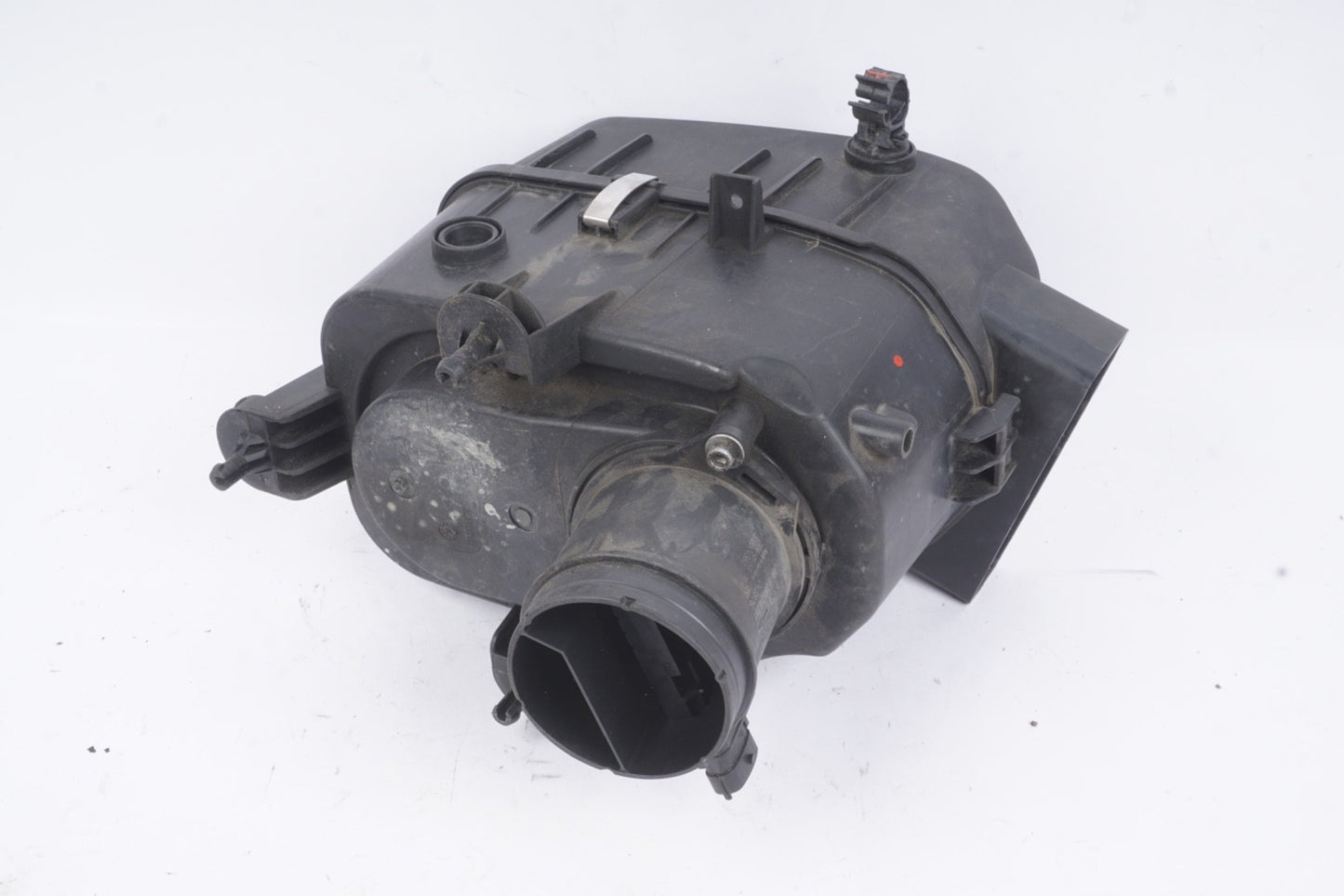 2014 - 2019 MASERATI GHIBLI 3.0L FRONT LEFT ENGINE AIR CLEANER BOX 670005844 OEM