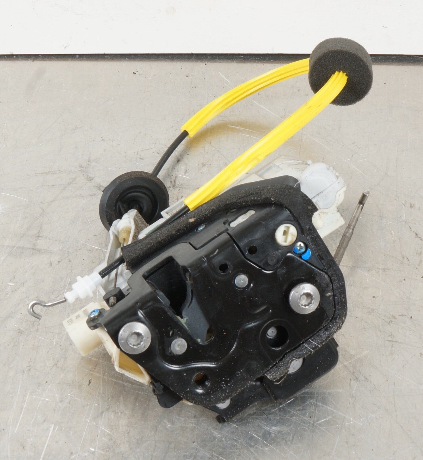 2005 - 2011 Audi C6 A6 S6 Rear Right Passenger Door Lock Latch Actuator