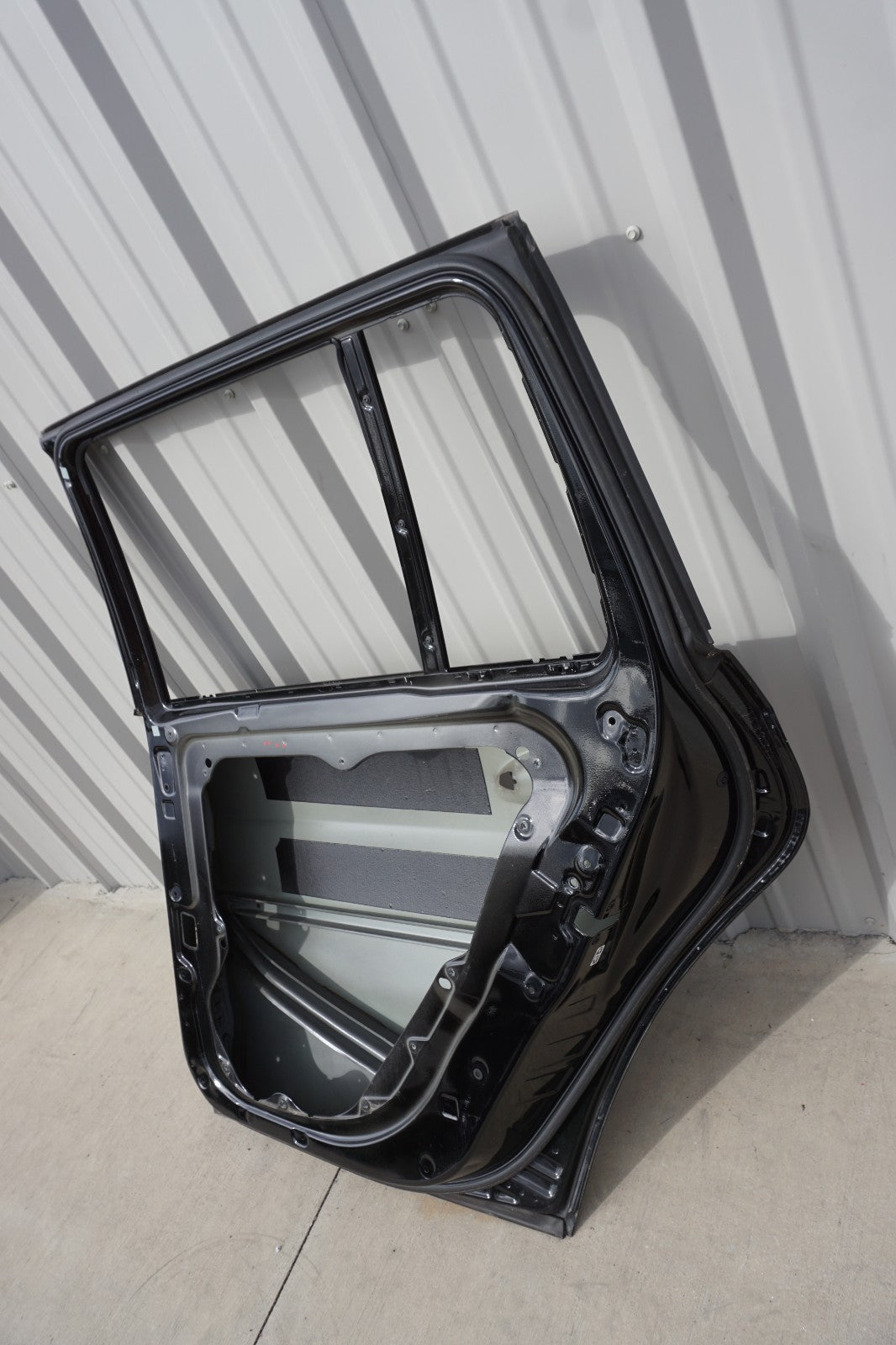 13-16 Mercedes X166 W166 ML GL GLS Rear Right Passenger Side Door Shell OEM