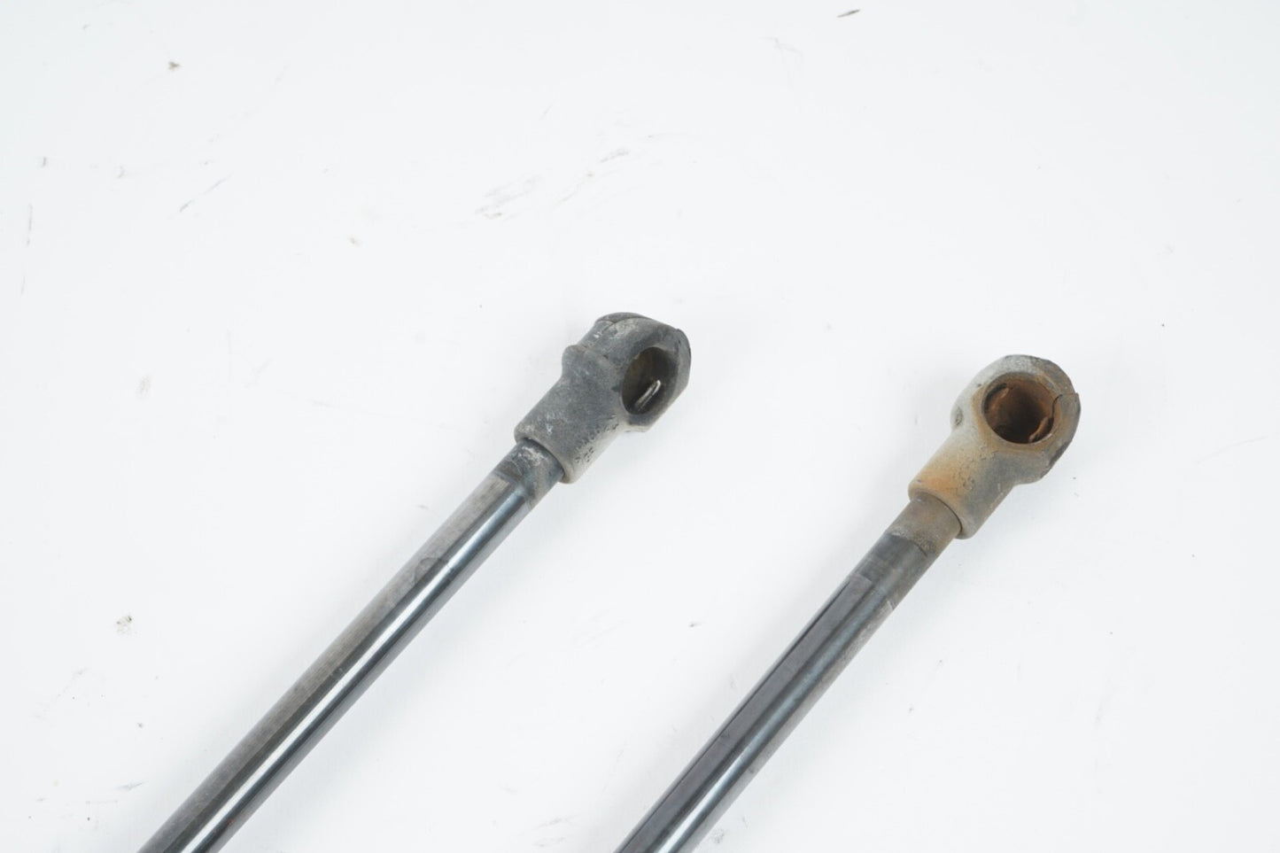 2003-2008 BMW Z4 - Trunk Strut / Shock SET 7016186