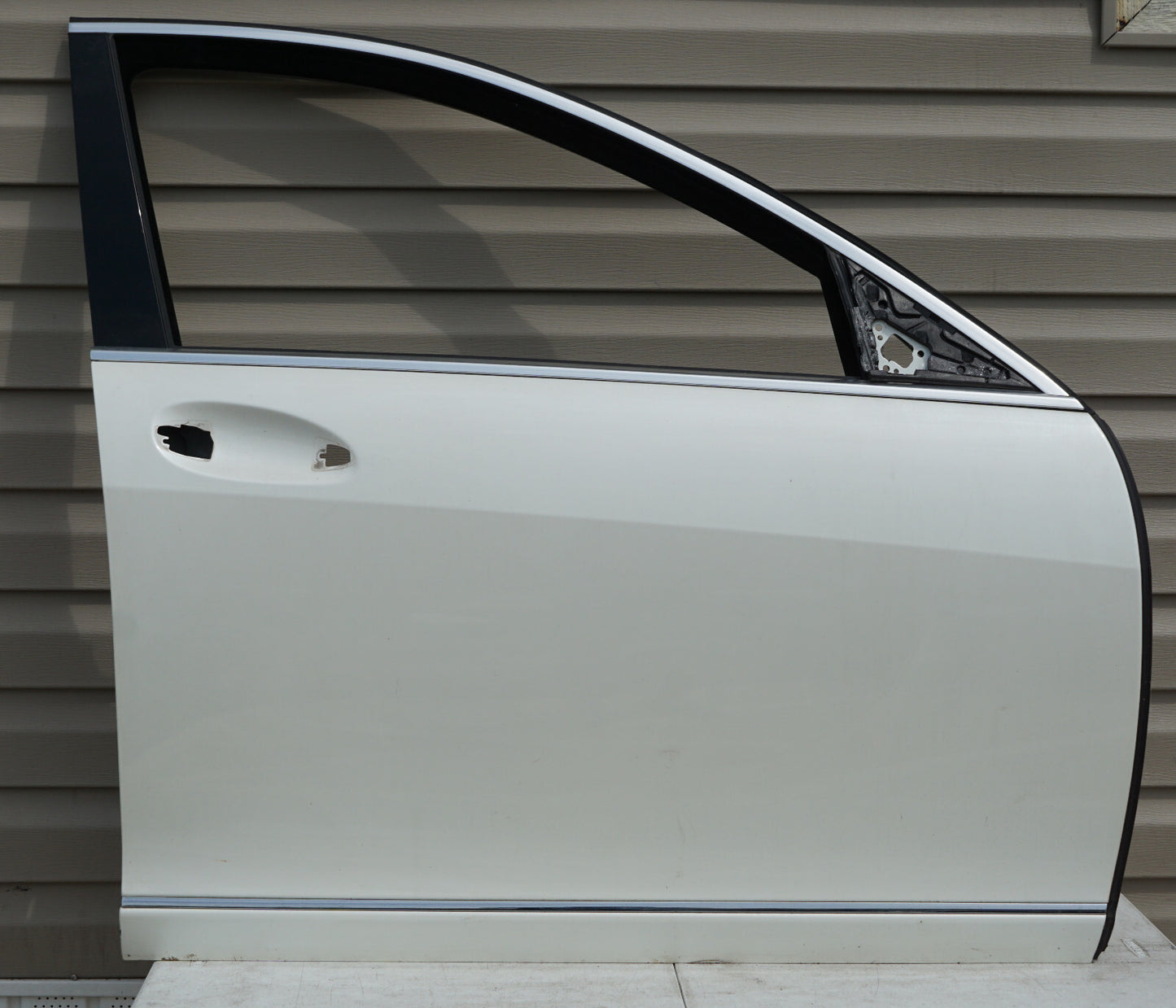 2007 - 2013 MERCEDES-BENZ S550 FRONT RIGHT PASSENGER SIDE DOOR SHELL OEM