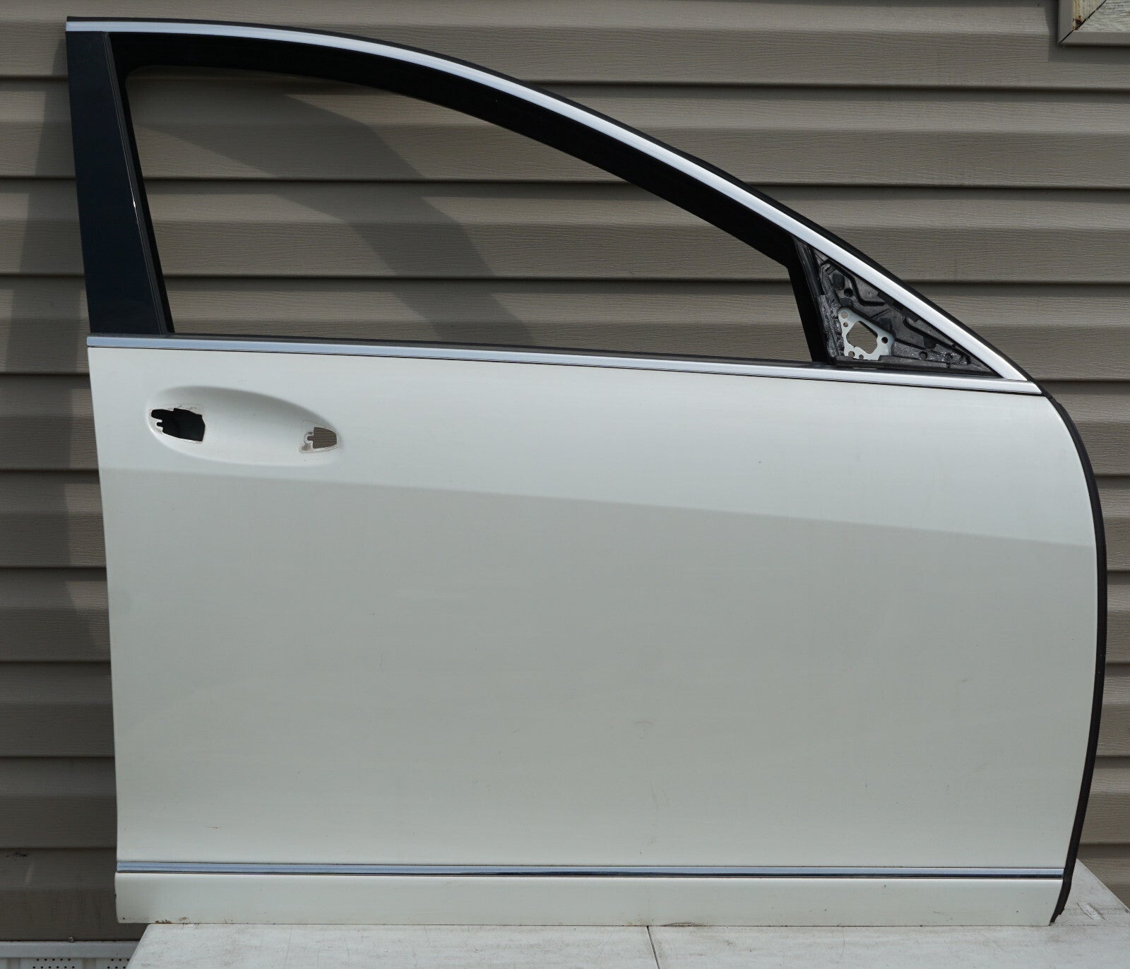 2007 - 2013 MERCEDES-BENZ S550 FRONT RIGHT PASSENGER SIDE DOOR SHELL OEM