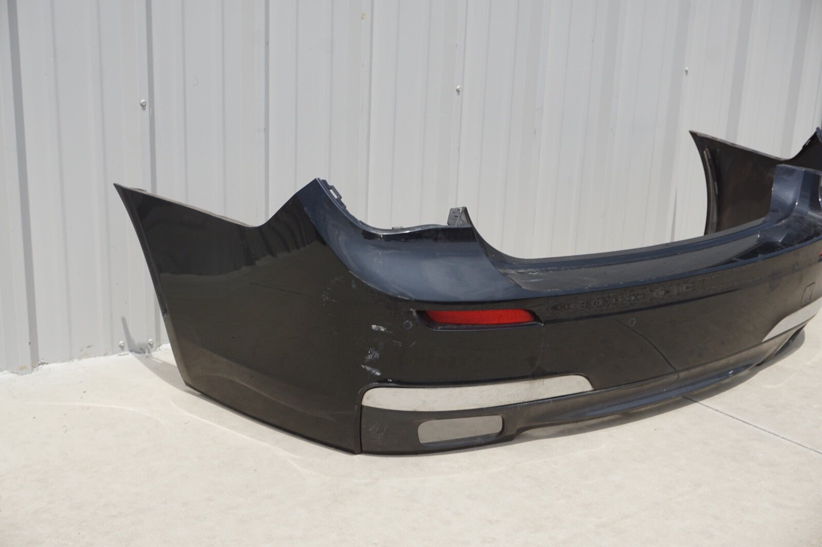 2009 - 2015 BMW 750i 750li F01 F02 Rear Bumper Cover Molding Cover Panel OEM