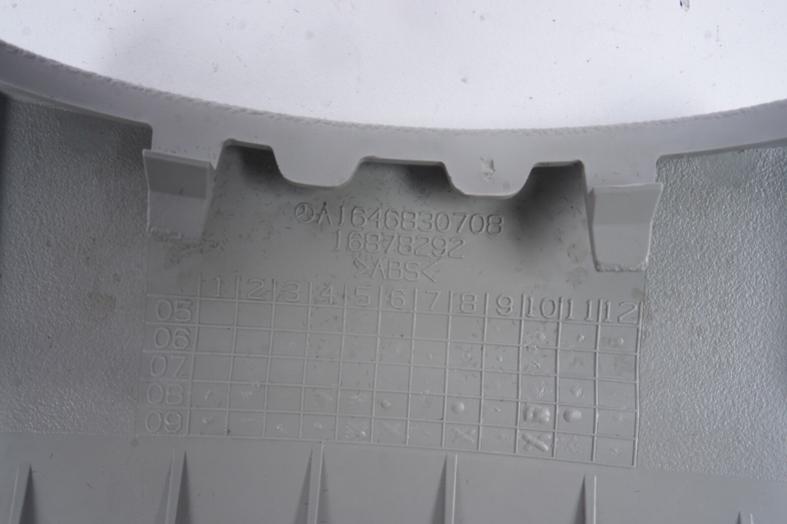 06-12 Mercedes ML350 GL550 GL450 Center Console Trim Cover Panel Gray Oem