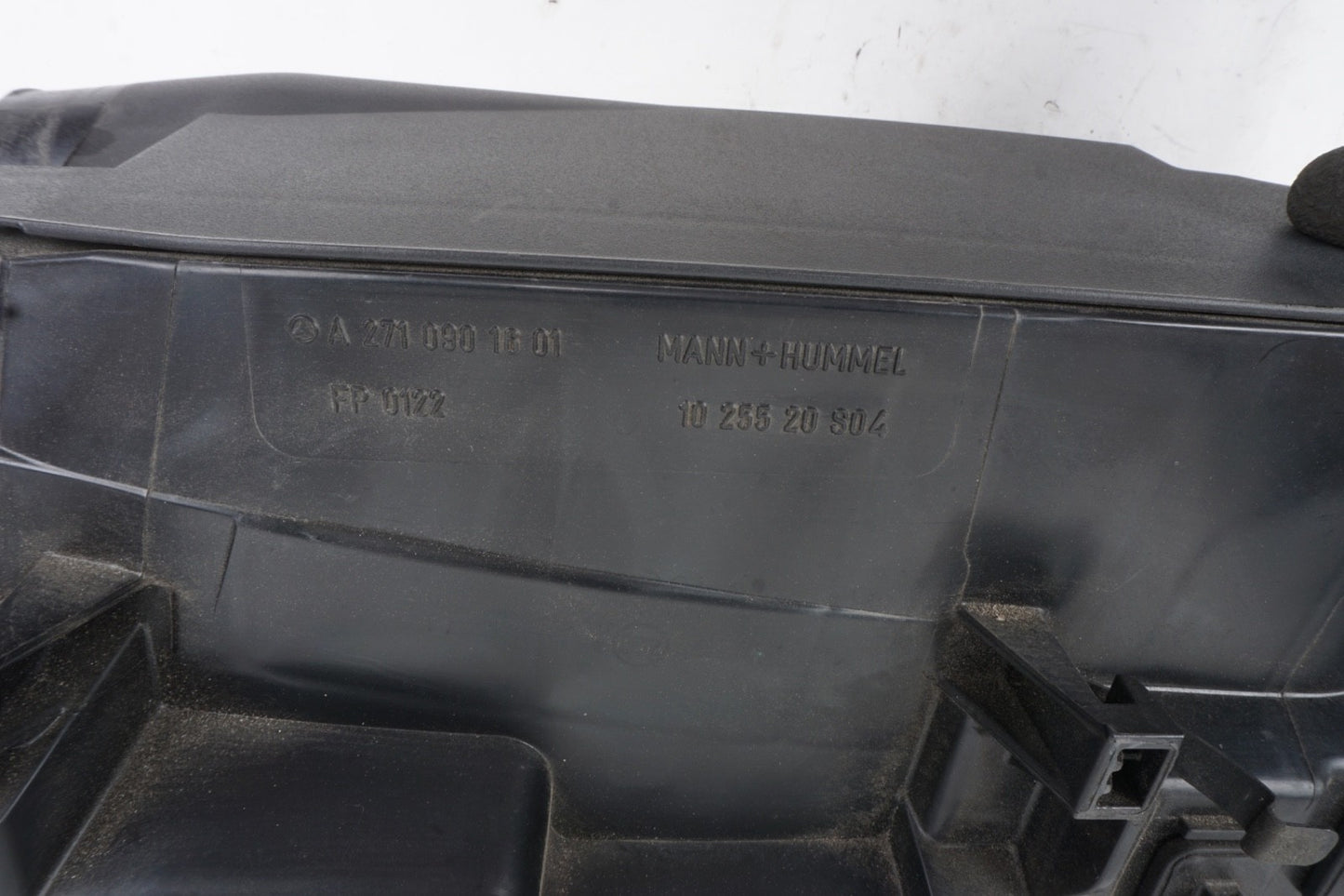 2012 - 2015 MERCEDES C250 Air Intake Cleaner Filter Housing Box OEM A2710901601