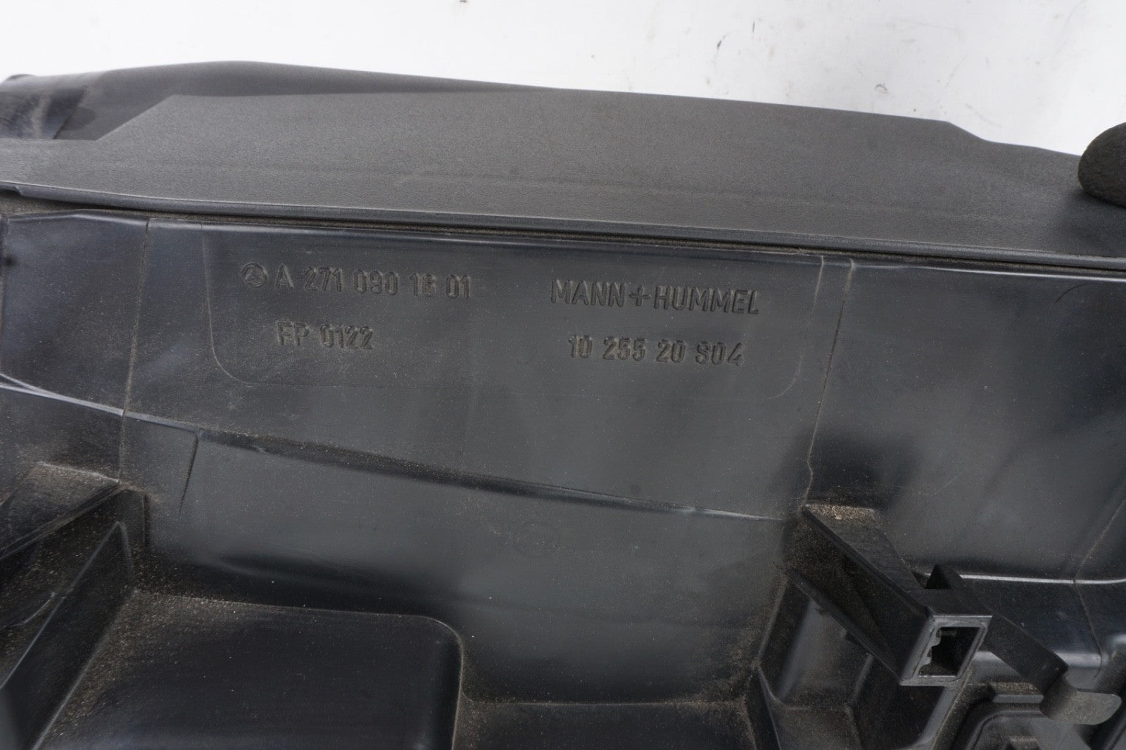 2012 - 2015 MERCEDES C250 Air Intake Cleaner Filter Housing Box OEM A2710901601