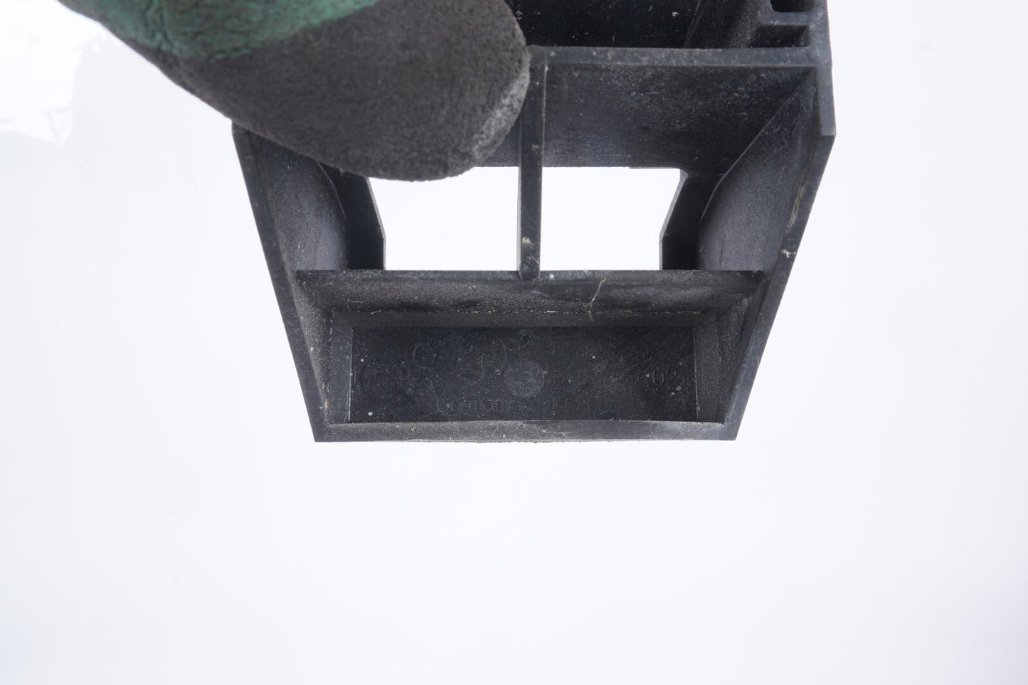 2006 - 2010  BMW 650i E64 Radiator Condenser Lower Bracket Holder 2pcs  OEM