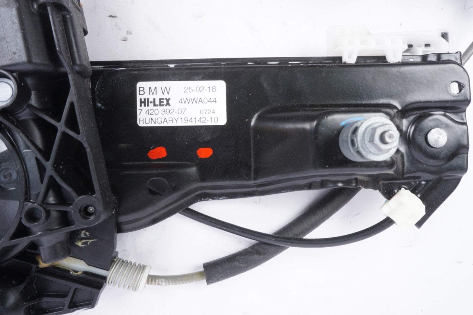 2018 - 2023 BMW X2 2.0L - Front Right Window Regulator W/ Motor 7420392