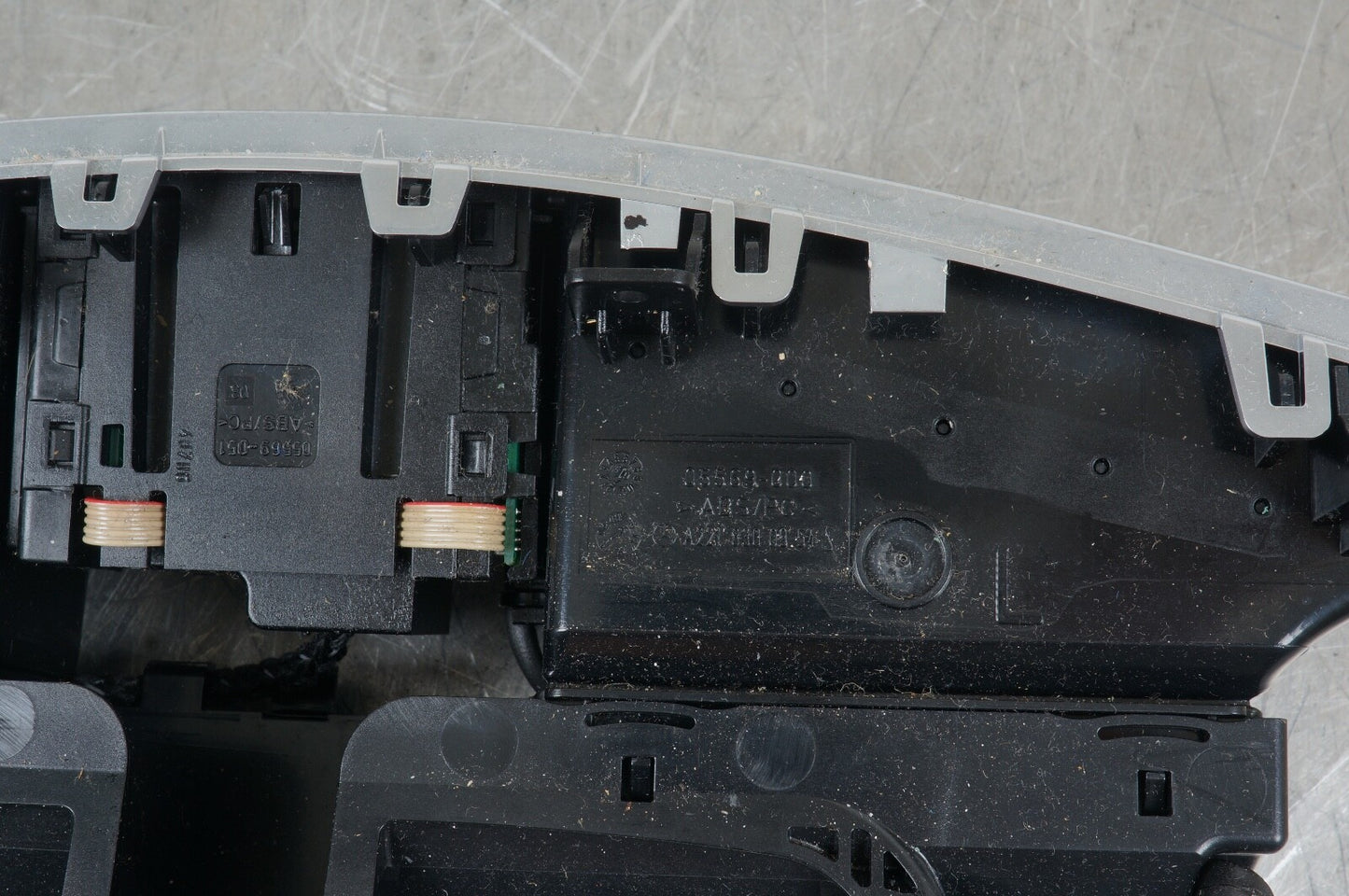 2007-2013 MERCEDES S550 FRONT CENTER CONSOLE DASH CLOCK AC AIR VENT OEM