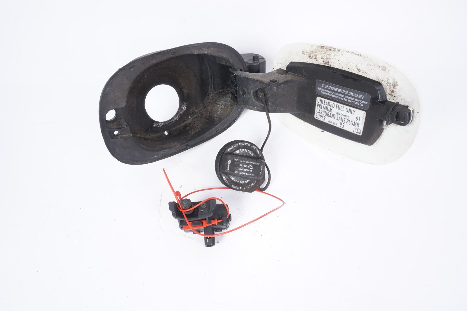 2011 - 2014 Porsche Cayenne 958 Gas Fuel Tank Door w/ Cap & Actuator OEM