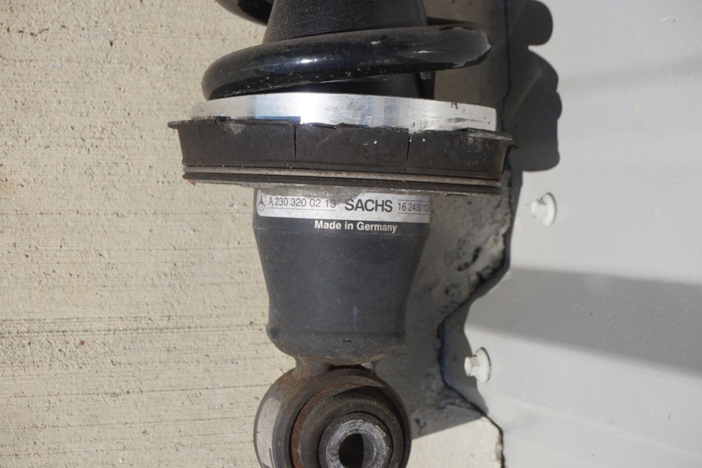 03-06 Mercedes R230 SL500 SL600 Rear Left Hydraulic Shock Strut Absorber OEM