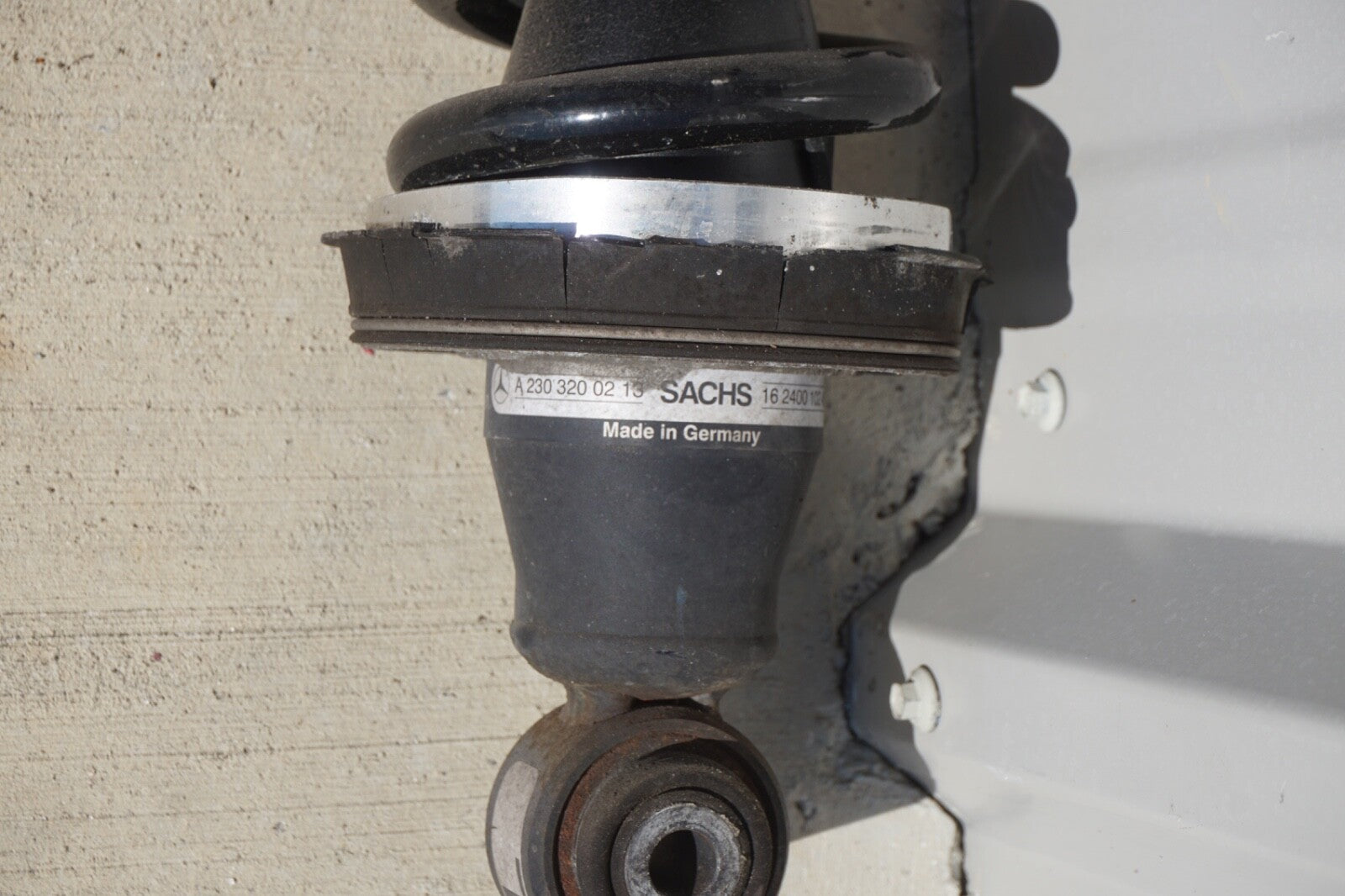 03-06 Mercedes R230 SL500 SL600 Rear Left Hydraulic Shock Strut Absorber OEM