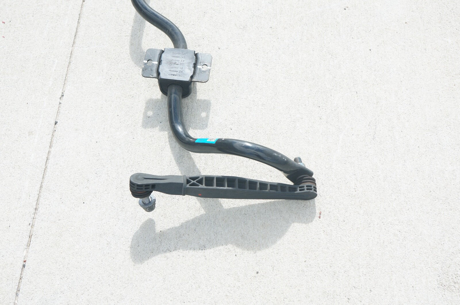 2020 - 2023 CADILLAC CT4 Stabilizer Bar 84143820