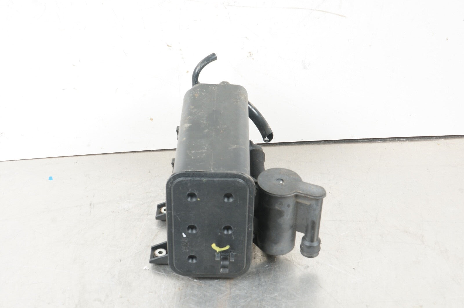 03-08 BMW E86 E85 Z4 FUEL EVAP VAPOR CHARCOAL CANISTER 6758019 OEM