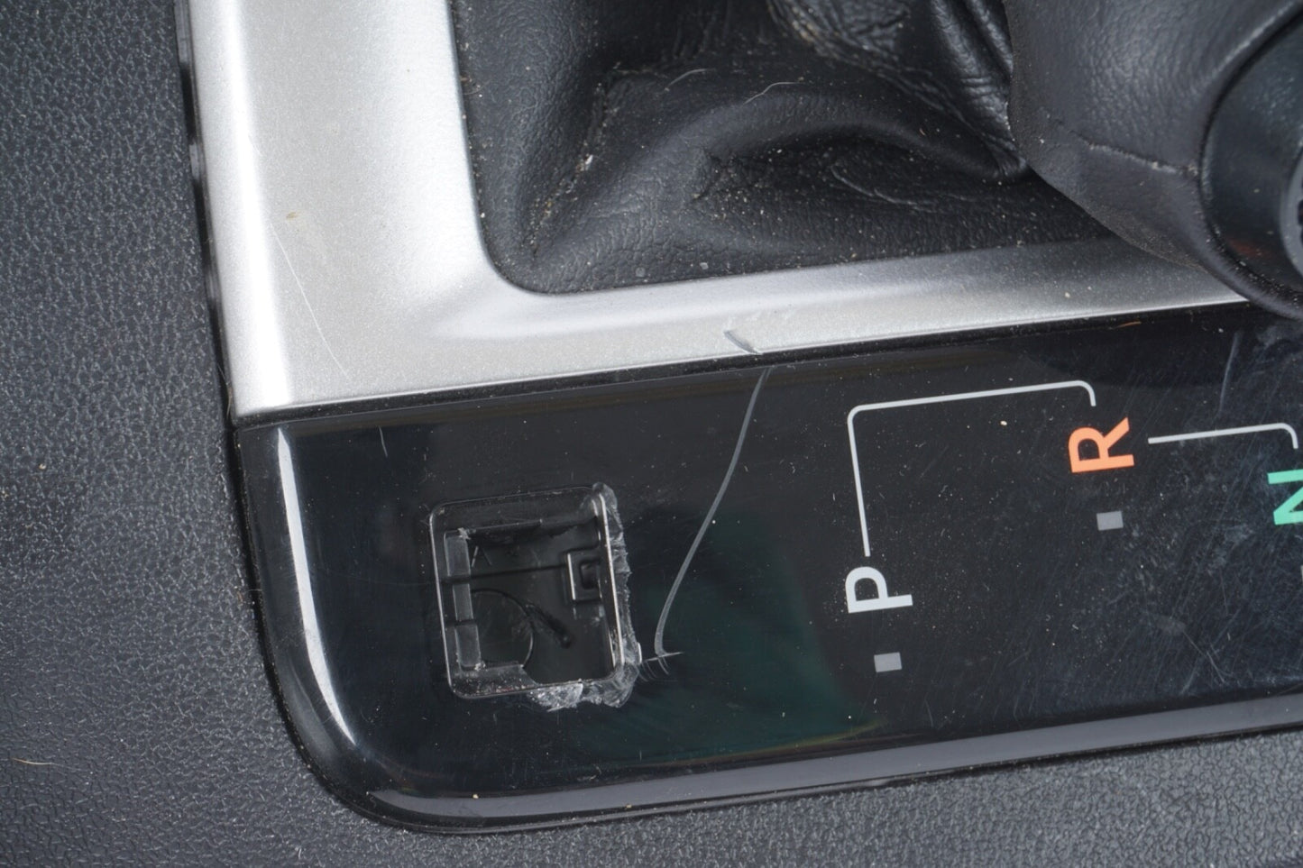 14-19 TOYOTA HIGHLANDER CONSOLE SHIFTER BEZEL CUPHOLDER SWITCHES 58821-0E070 OEM
