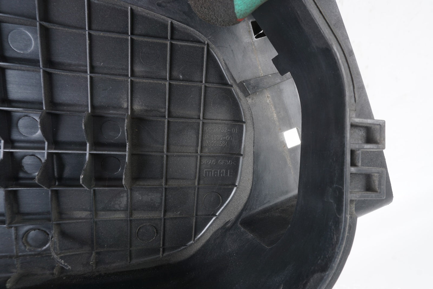 2014 - 2019 Maserati Ghibli 3.0l Right Air Cleaner Upper Cover  OEM