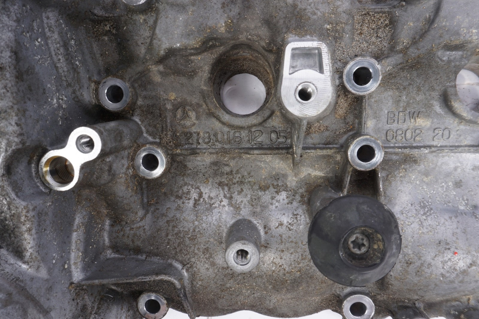 11-20 Mercedes W222 S550 E550 CLS550 Right Passenger Cylinder Head Cover OEM