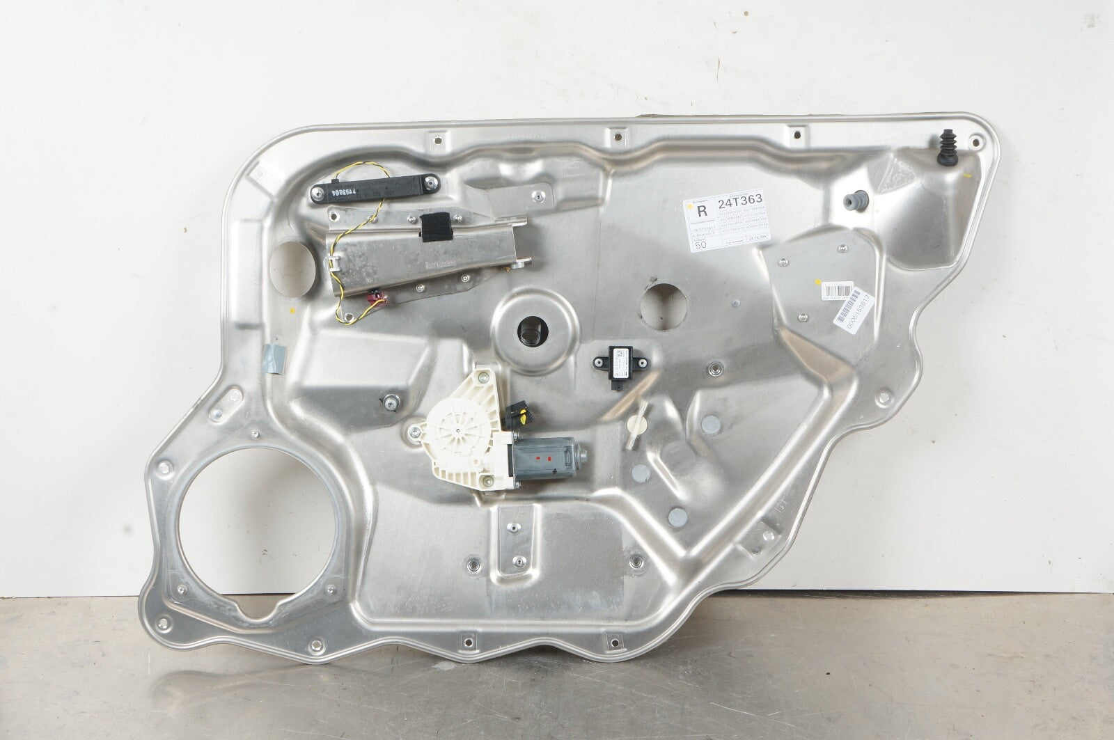 07-13 Mercedes W221 S400 S550 Rear Right Passenger Door Window Regulator Frame