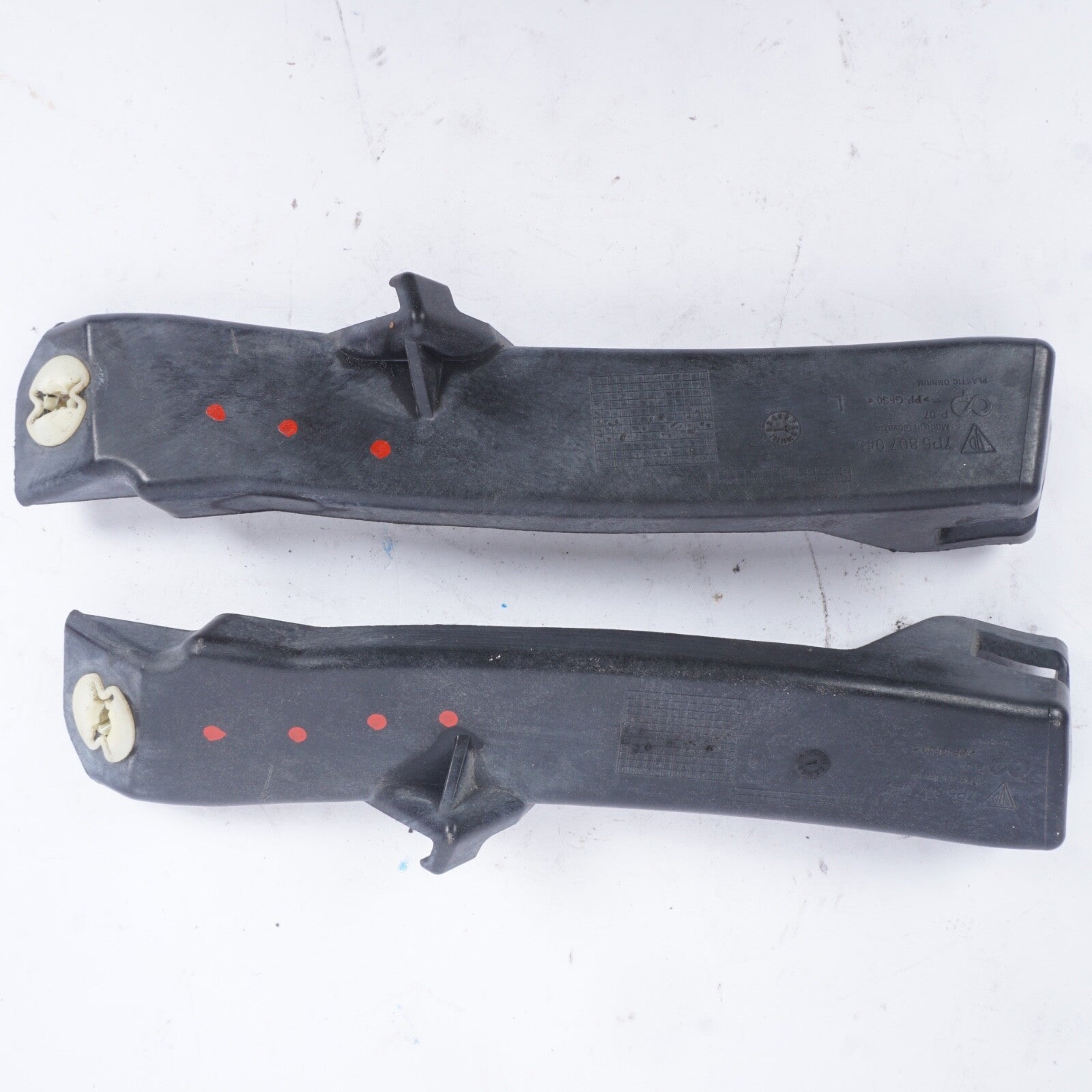 2011-2018 PORSCHE CAYENNE REAR BUMPER LEFT RIGHT SIDE SUPPORT MOUNT BRACKET OEM
