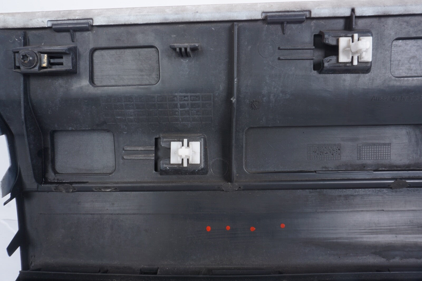 2011-2018 PORSCHE CAYENNE - REAR Right Lower DOOR Molding / Blade 7P5837788