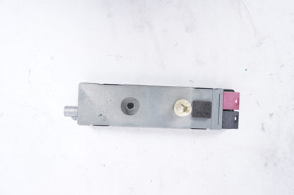 08-14 Mercedes C250 C300 C350 Antenna Amp Amplifier  A2049056304 OEM