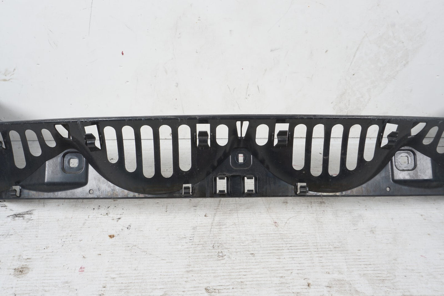 13-18 BMW 650i 640i F06 Rear Bumper Cover Center Bracket Support  OEM