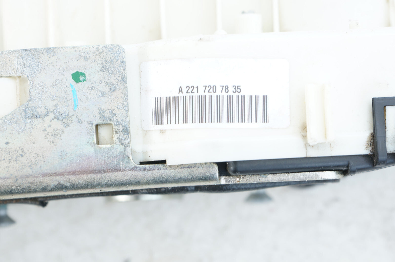 07-13 MERCEDES BENZ W221 S550 FRONT RIGHT PASSENGER SIDE DOORL LOCK ACTUATOR OEM