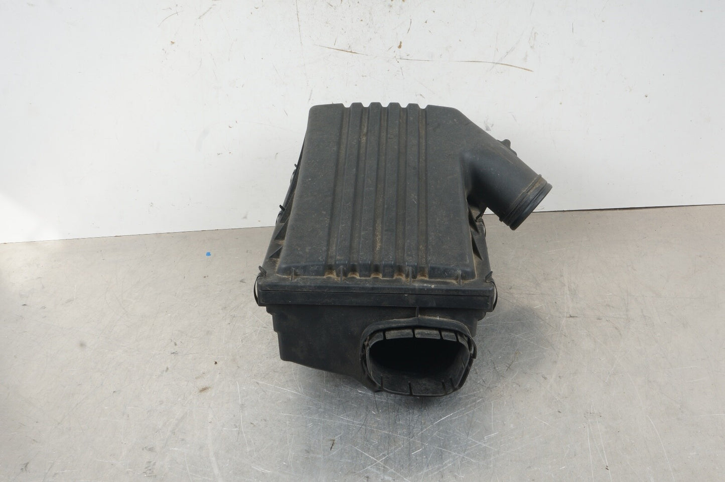 07-10 BMW X5 3.0L N52N AIR INTAKE FILTER BOX ASSEMBLY OEM